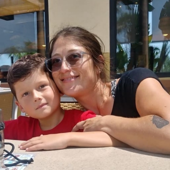 Meet your Posher, Adria - Picture 8 of 8